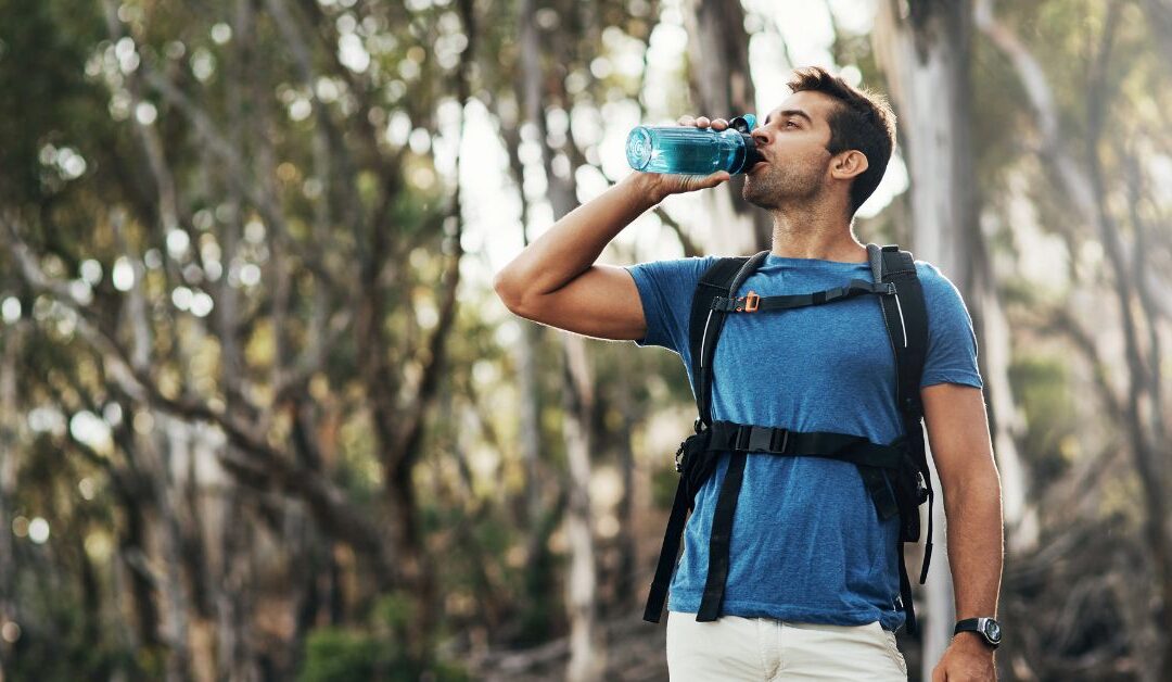How to Stay Hydrated on Outdoor Adventures: Water & Hydration Tips and Gear Strategies
